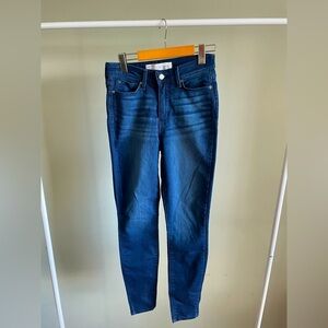 Signature Levi Strauss High Rise Super Skinny Shaping Jeans Size 4 in Dark Blue